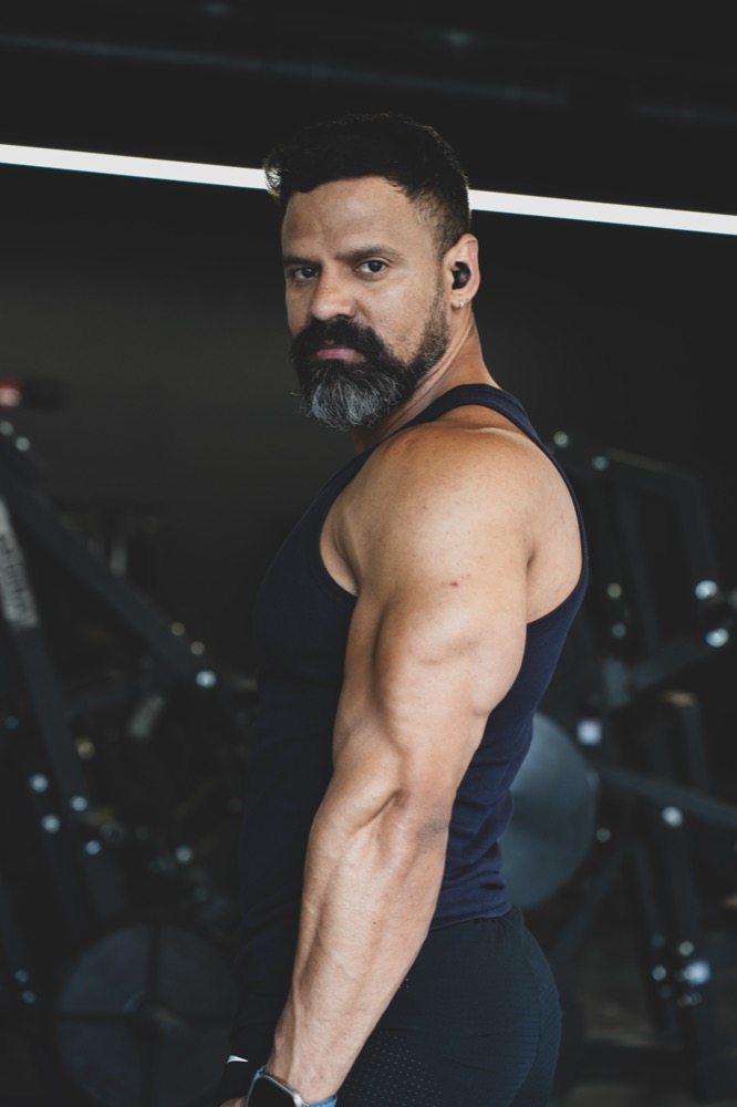 Daniel Soto entrenando en el gimnasio